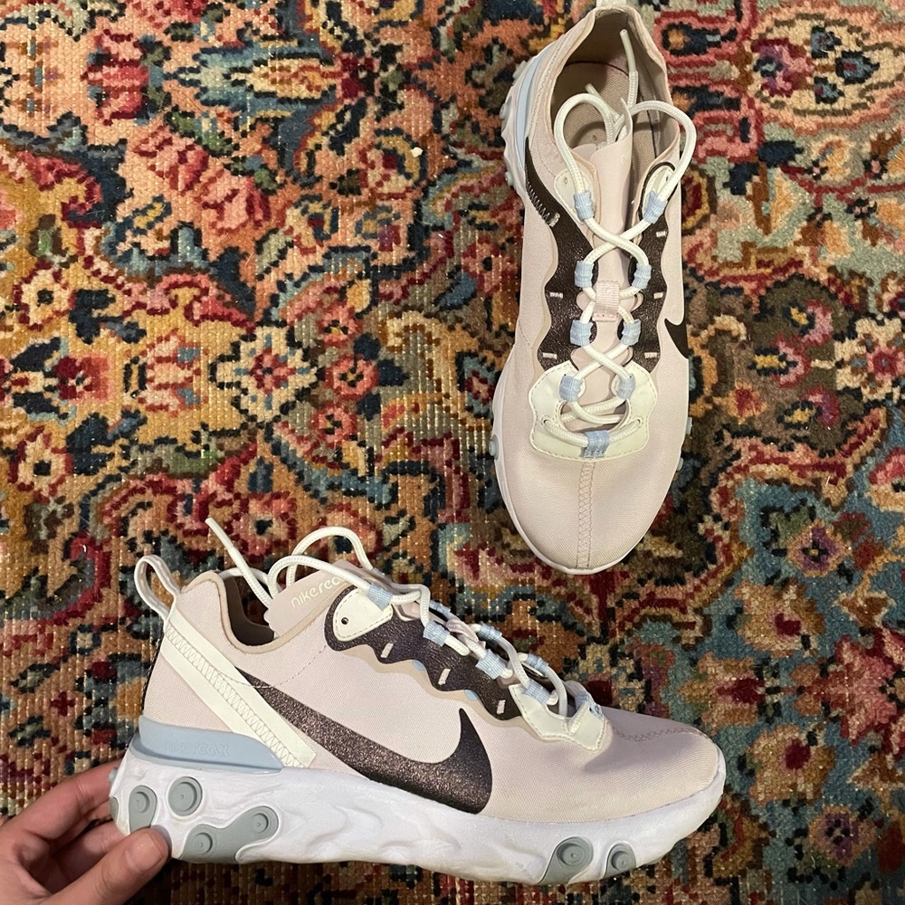 Women’s light purple Nike React Sneaker
